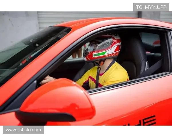 全面解析赛车安全驾驶与赛道管理的关键注意事项详尽指南全方位解读